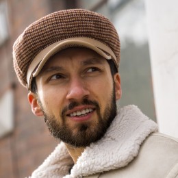 La gorra muy estilosa Islay de tipo Maciejowka hecha a mano en Polonia de Harris Tweed y cuero natural 2